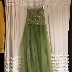 Stunning prom dress or evening gown!